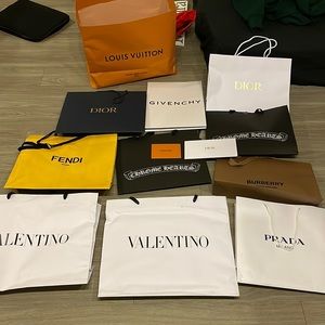Selling bags (8 brands) total 11 bags